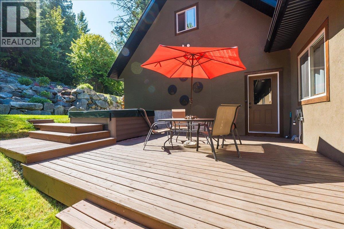 3213 Vindusky Road, Nelson, British Columbia  V1L 6X7 - Photo 11 - 10381677