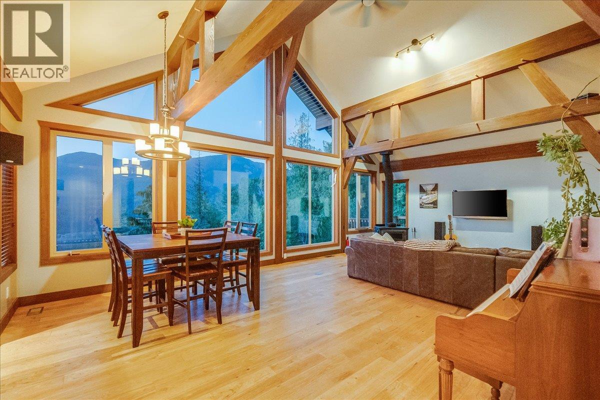 3213 Vindusky Road, Nelson, British Columbia  V1L 6X7 - Photo 19 - 10381677