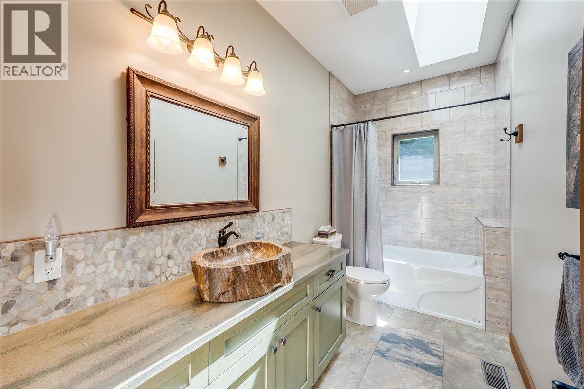 3213 Vindusky Road, Nelson, British Columbia  V1L 6X7 - Photo 29 - 10381677