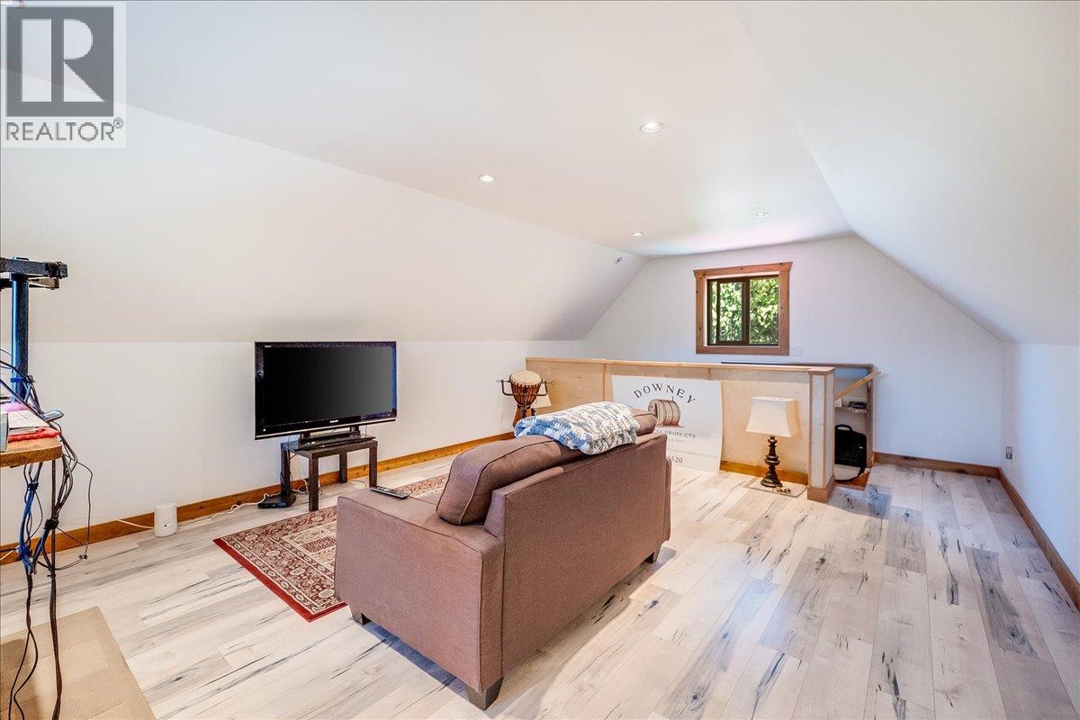 3213 Vindusky Road, Nelson, British Columbia  V1L 6X7 - Photo 33 - 10381677