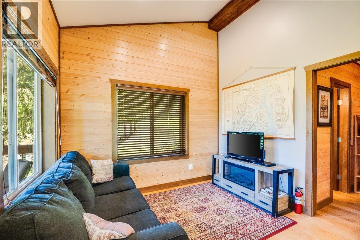 3213 Vindusky Road, Nelson, British Columbia  V1L 6X7 - Photo 51 - 10381677