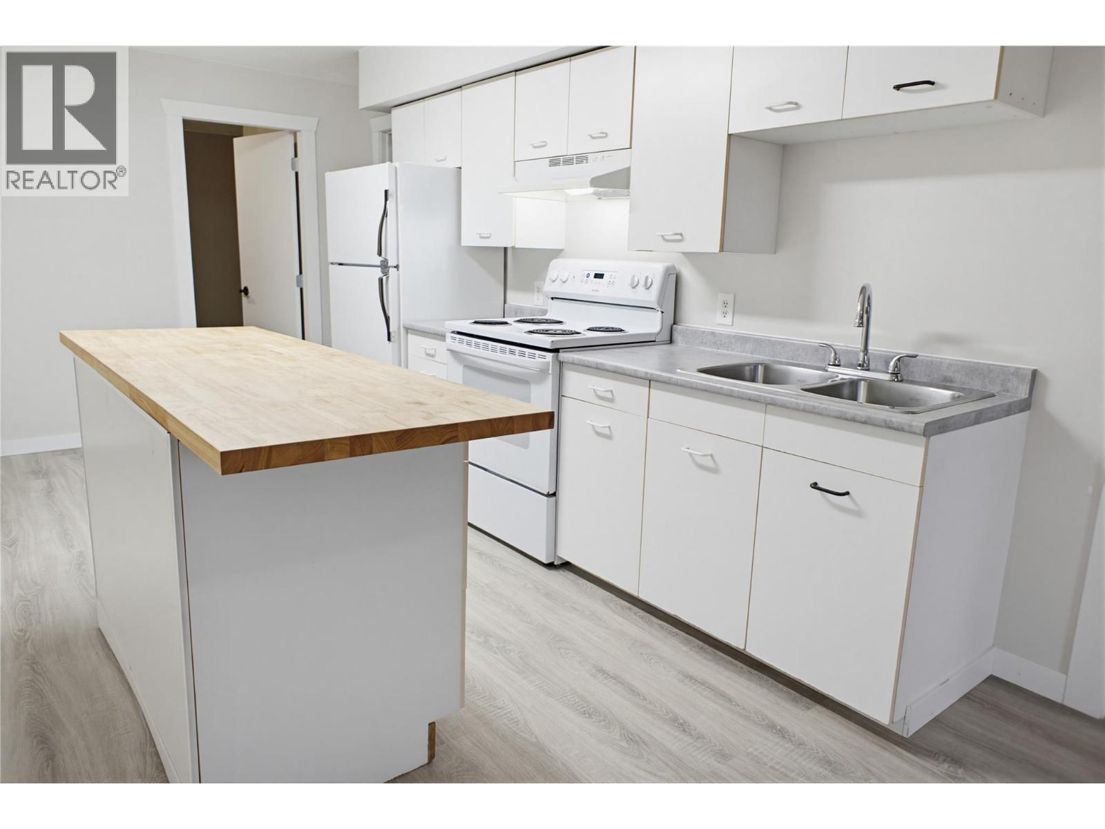 342 Monmouth Drive, Kamloops, British Columbia  V2E 1N7 - Photo 18 - 10381722