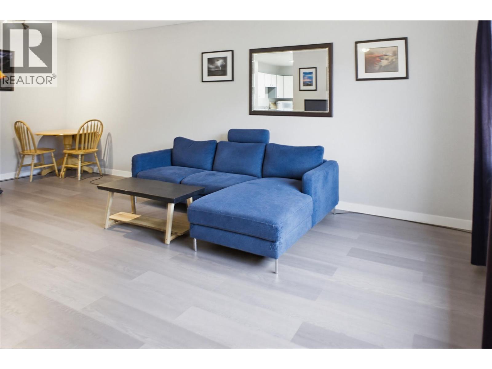 342 Monmouth Drive, Kamloops, British Columbia  V2E 1N7 - Photo 5 - 10381722