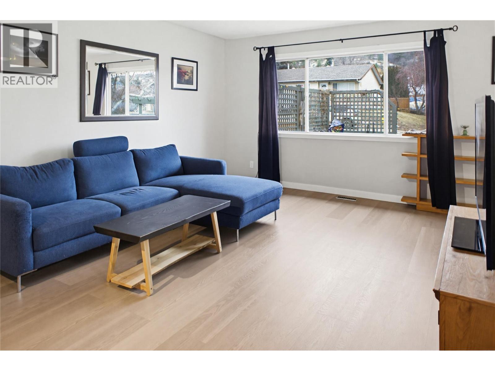 342 Monmouth Drive, Kamloops, British Columbia  V2E 1N7 - Photo 6 - 10381722