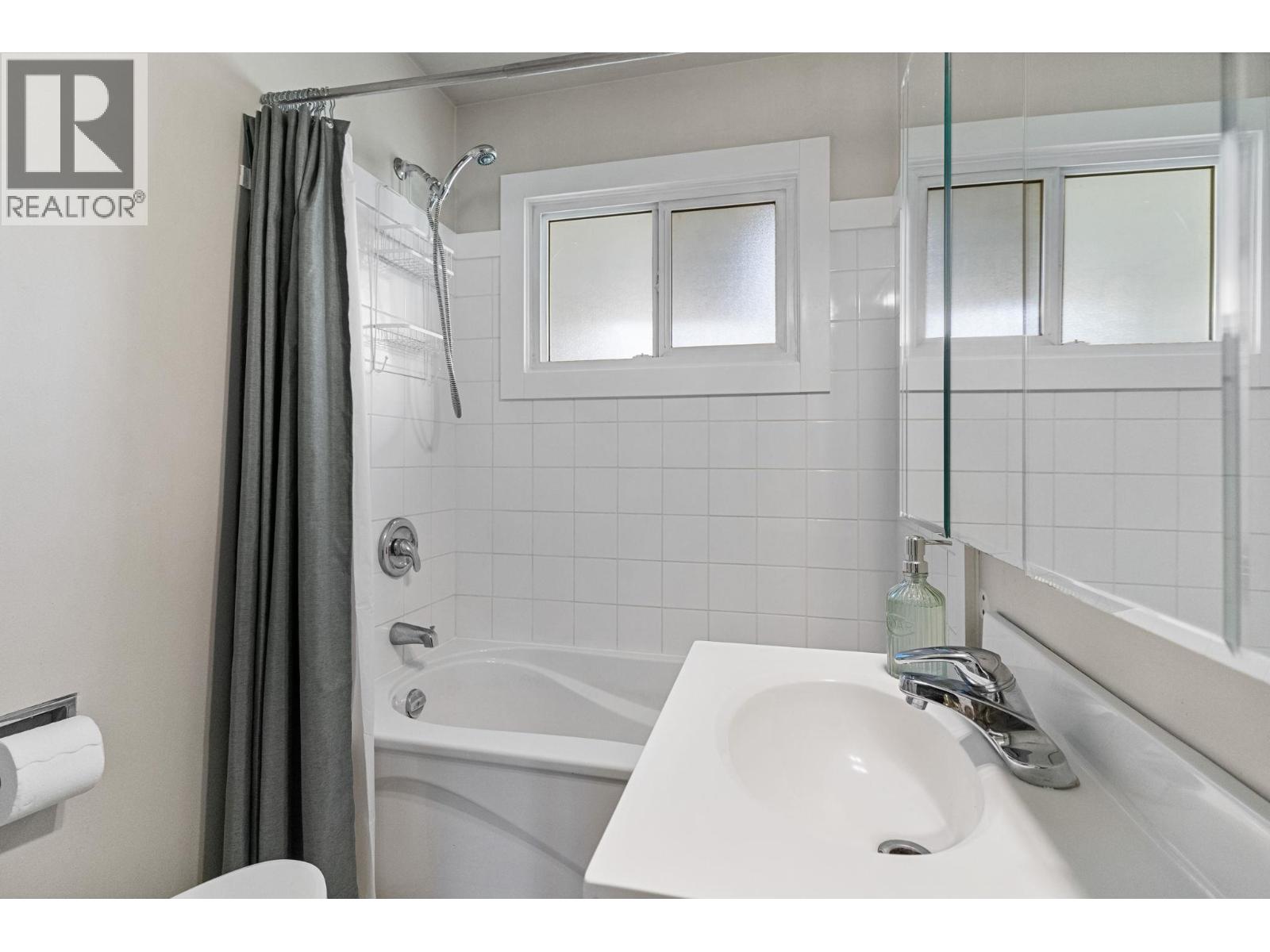 594 Snowsell Street N, Kelowna, British Columbia  V1V 2C7 - Photo 19 - 10381638