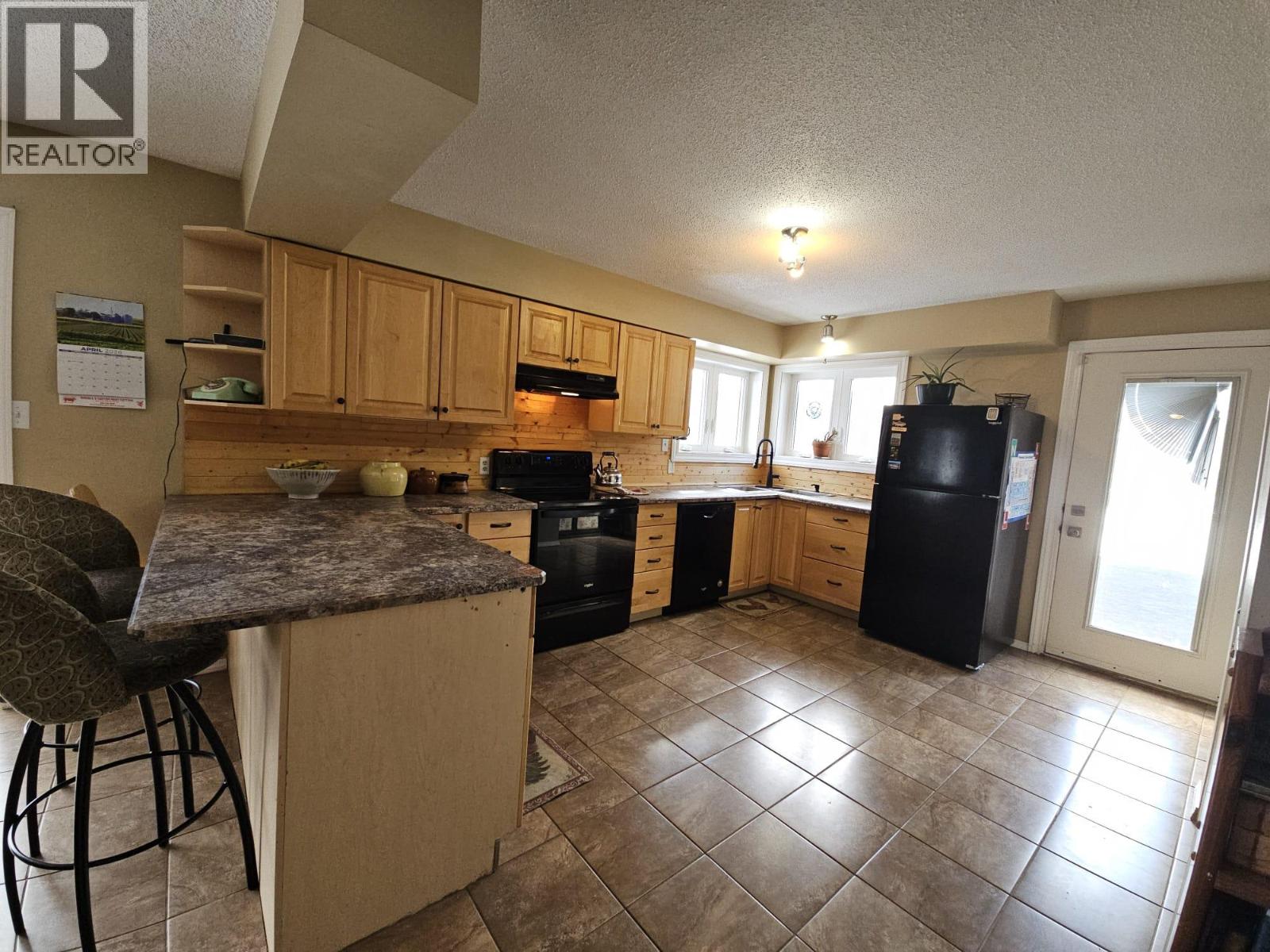 6128 Kurjata Road, Chetwynd, British Columbia  V0C 1J0 - Photo 14 - 10381497