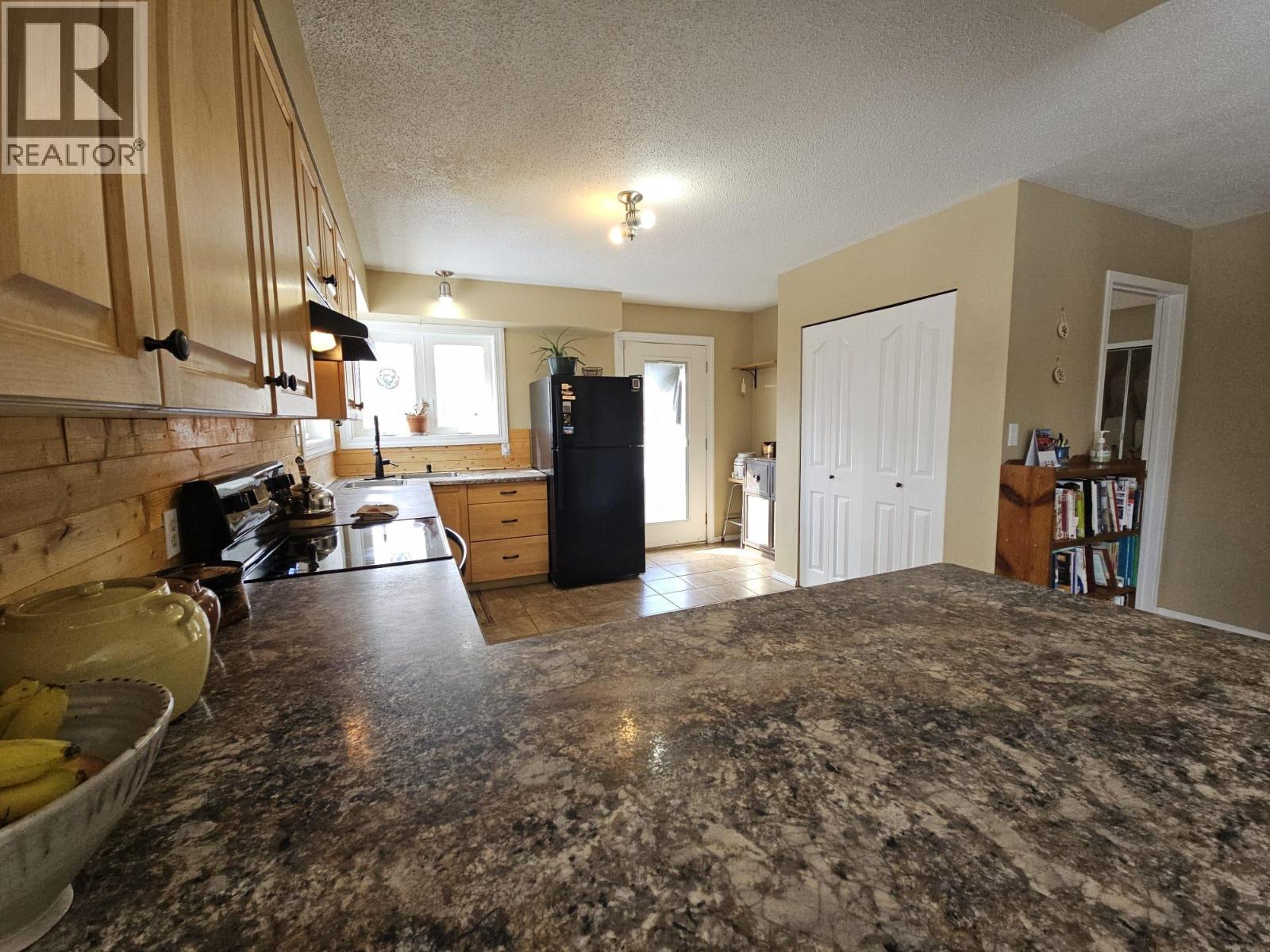 6128 Kurjata Road, Chetwynd, British Columbia  V0C 1J0 - Photo 19 - 10381497