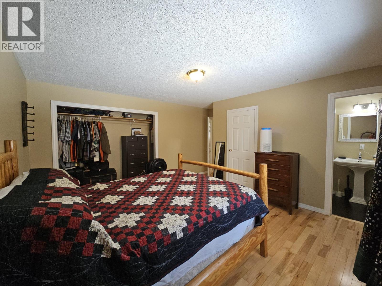 6128 Kurjata Road, Chetwynd, British Columbia  V0C 1J0 - Photo 23 - 10381497