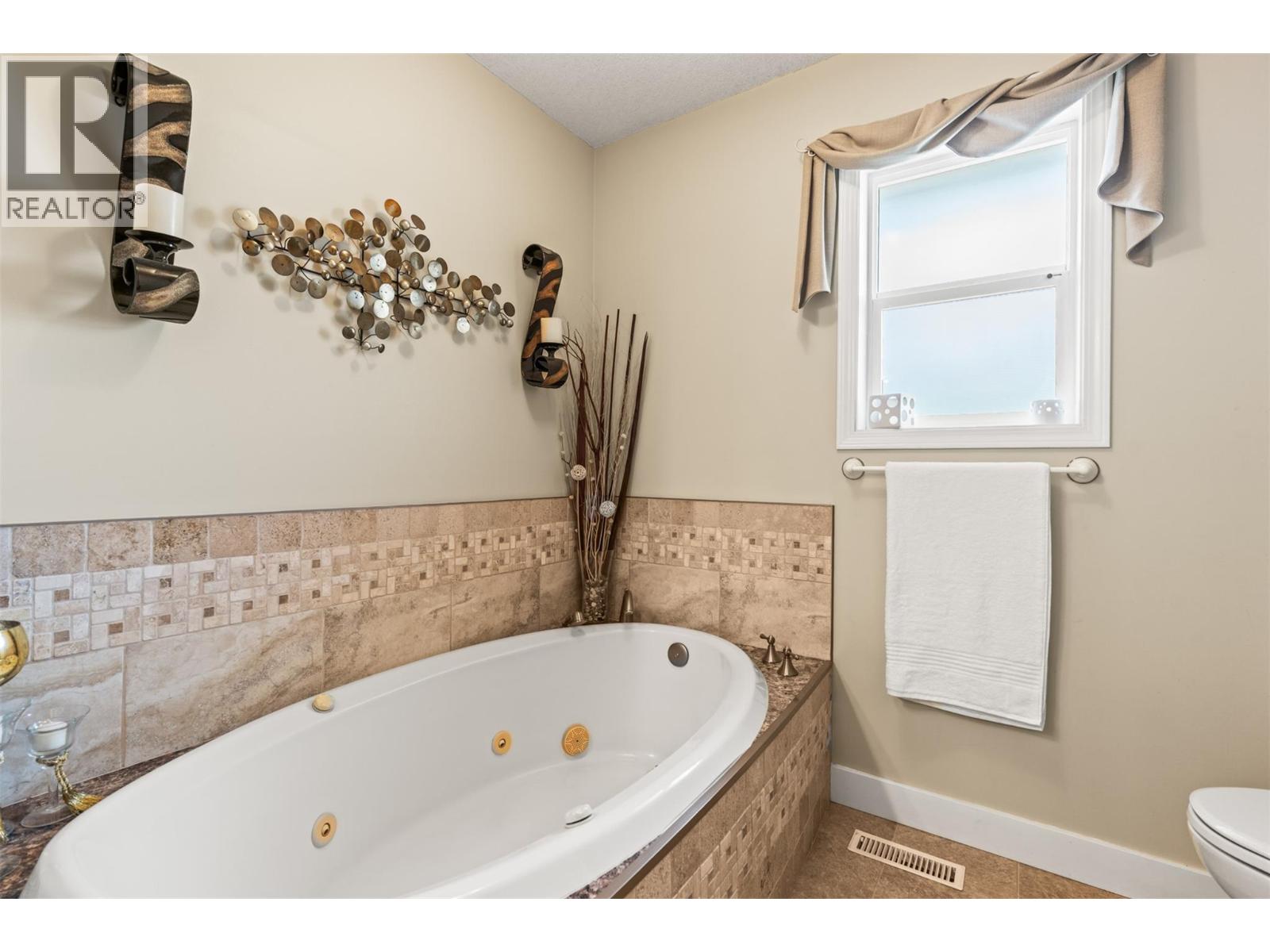 130 Overlook Place, Spallumcheen, British Columbia  V1H 1X1 - Photo 41 - 10381630