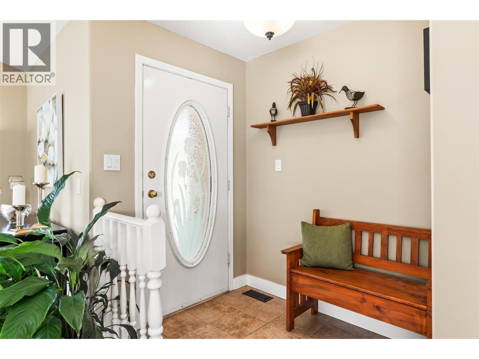 130 Overlook Place, Spallumcheen, British Columbia  V1H 1X1 - Photo 6 - 10381630