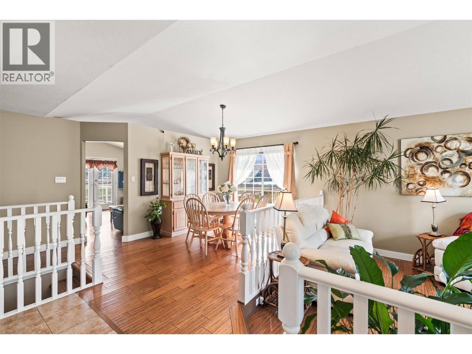 130 Overlook Place, Spallumcheen, British Columbia  V1H 1X1 - Photo 7 - 10381630