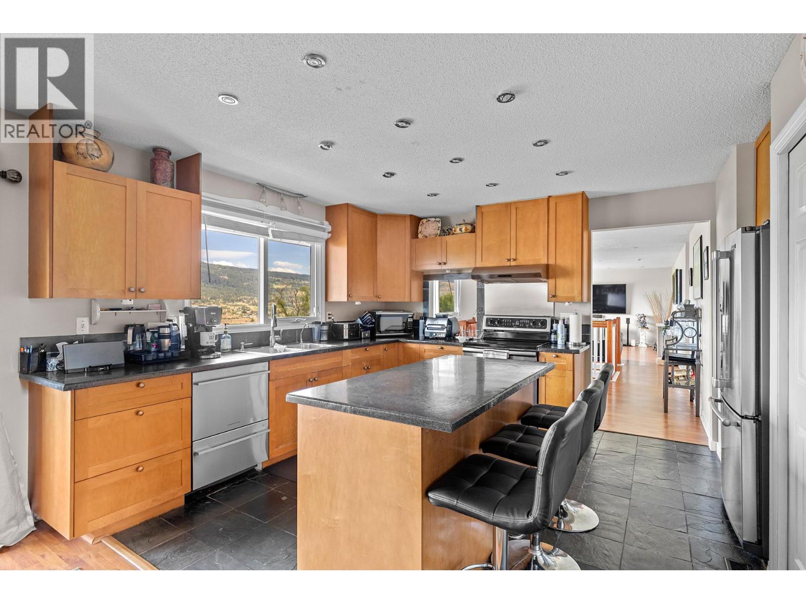 136 Stepping Stones Crescent, Spallumcheen, British Columbia  V1H 1X2 - Photo 10 - 10381706