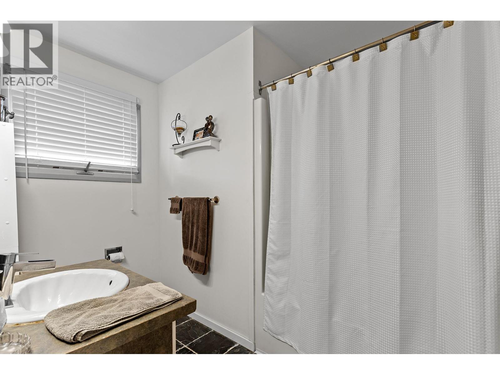 136 Stepping Stones Crescent, Spallumcheen, British Columbia  V1H 1X2 - Photo 23 - 10381706