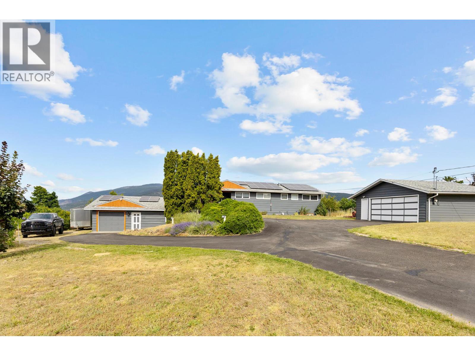 136 Stepping Stones Crescent, Spallumcheen, British Columbia  V1H 1X2 - Photo 3 - 10381706