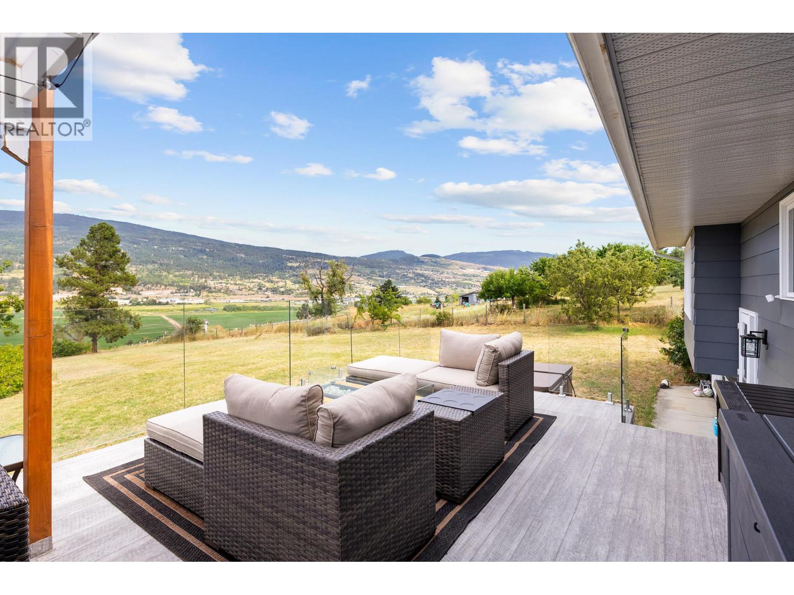 136 Stepping Stones Crescent, Spallumcheen, British Columbia  V1H 1X2 - Photo 34 - 10381706