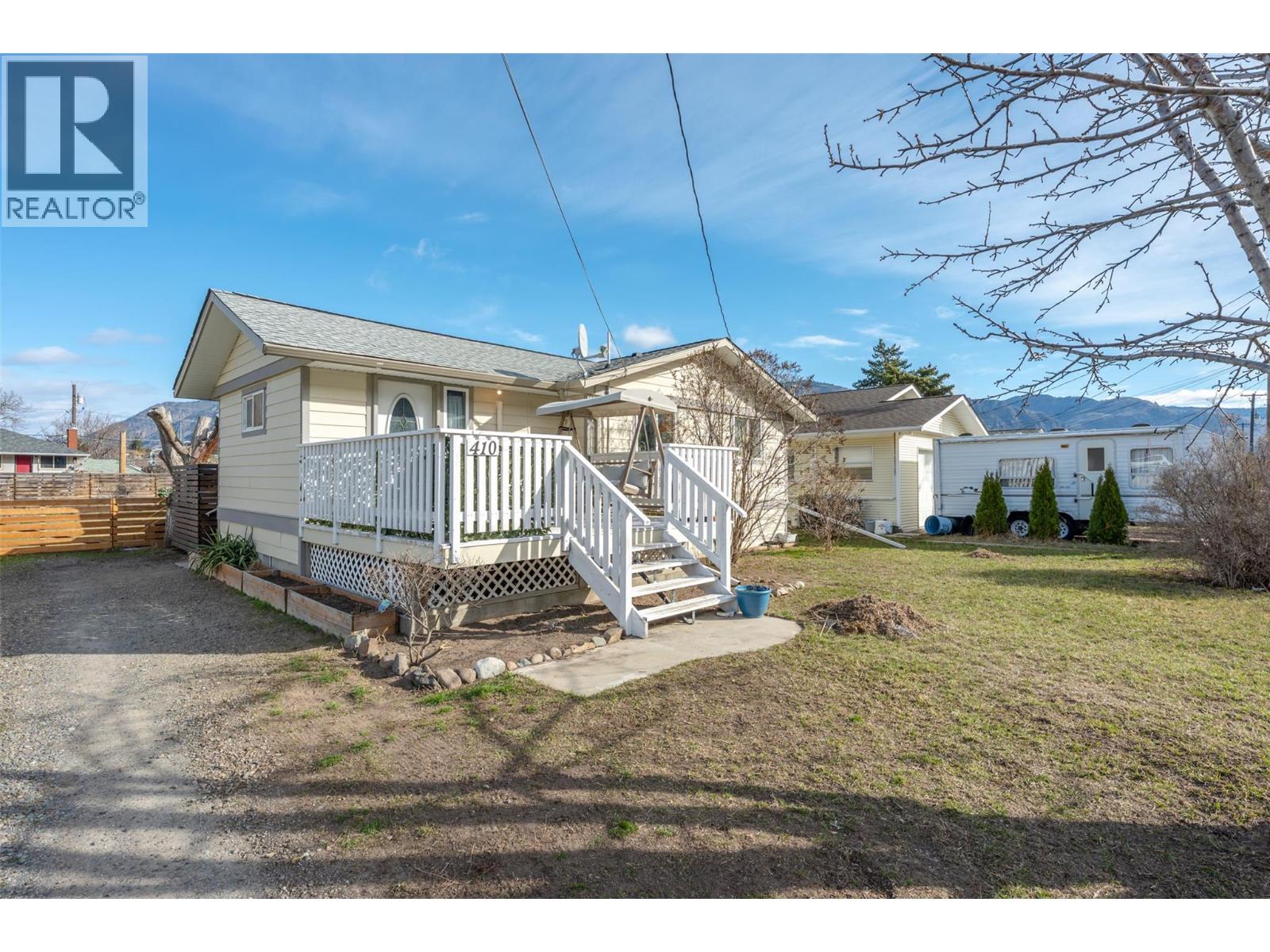 410 10th Avenue, Keremeos, British Columbia  V0X 1N3 - Photo 1 - 10381480