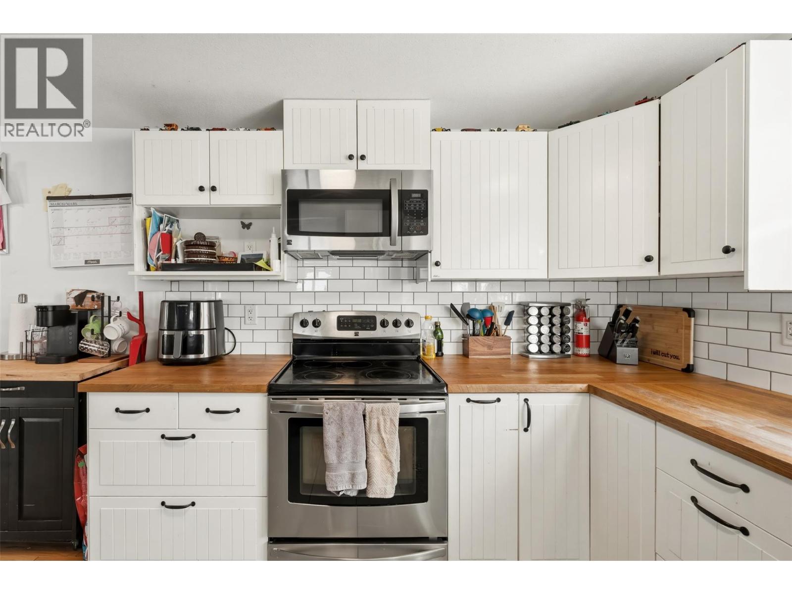 410 10th Avenue, Keremeos, British Columbia  V0X 1N3 - Photo 10 - 10381480