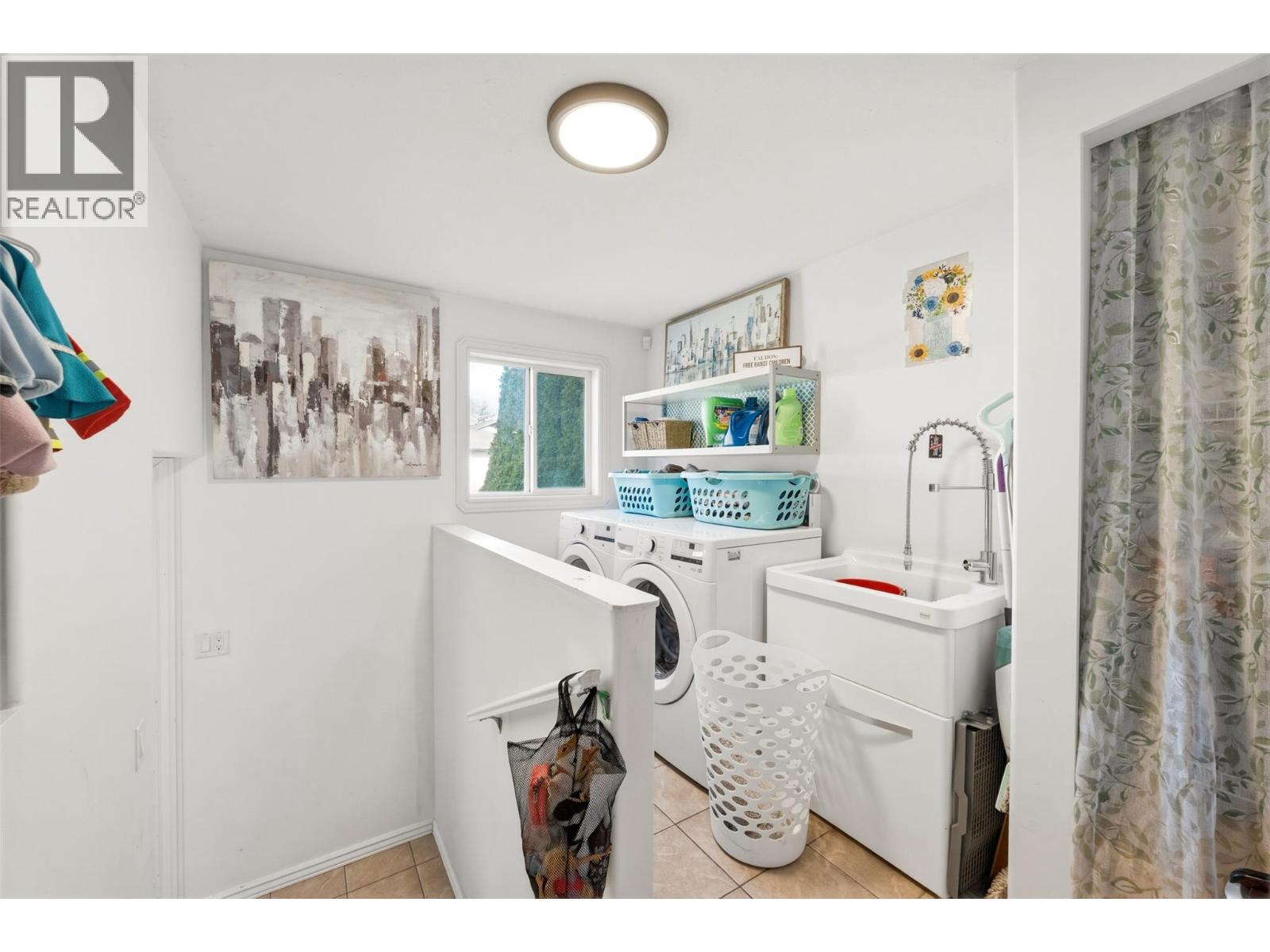 410 10th Avenue, Keremeos, British Columbia  V0X 1N3 - Photo 19 - 10381480