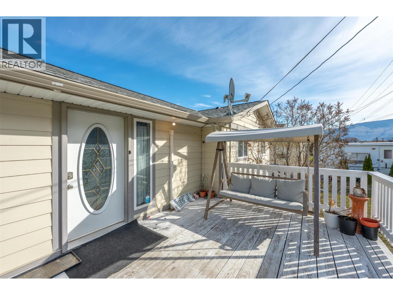 410 10th Avenue, Keremeos, British Columbia  V0X 1N3 - Photo 2 - 10381480