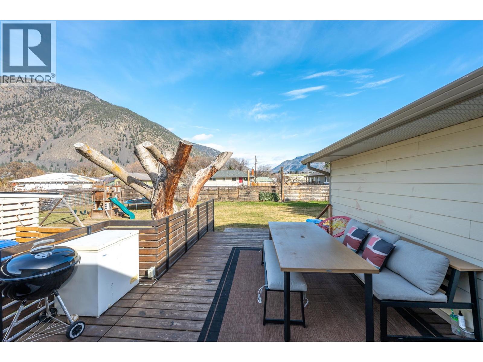 410 10th Avenue, Keremeos, British Columbia  V0X 1N3 - Photo 33 - 10381480