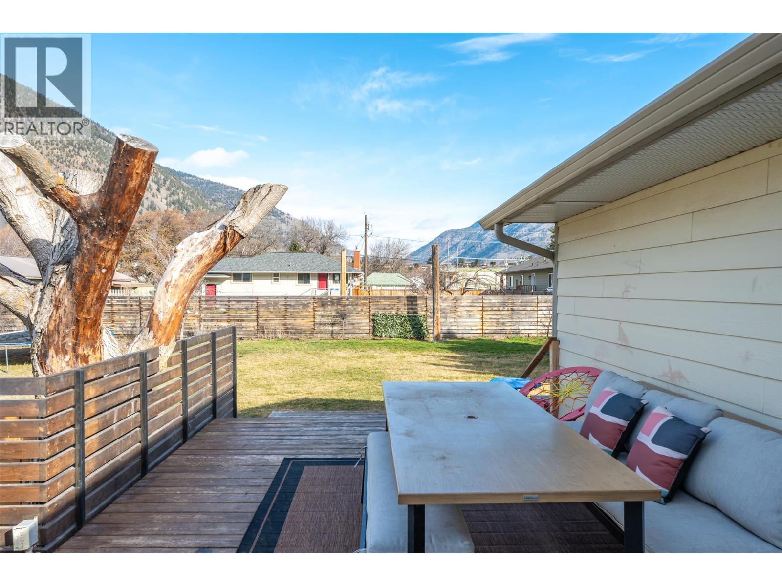 410 10th Avenue, Keremeos, British Columbia  V0X 1N3 - Photo 34 - 10381480