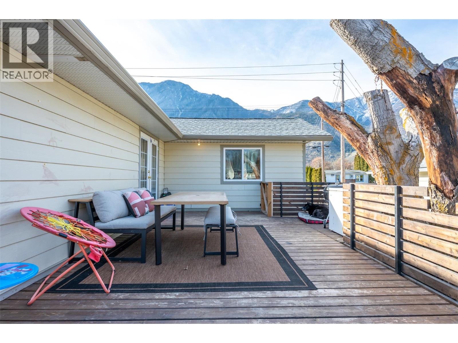 410 10th Avenue, Keremeos, British Columbia  V0X 1N3 - Photo 36 - 10381480