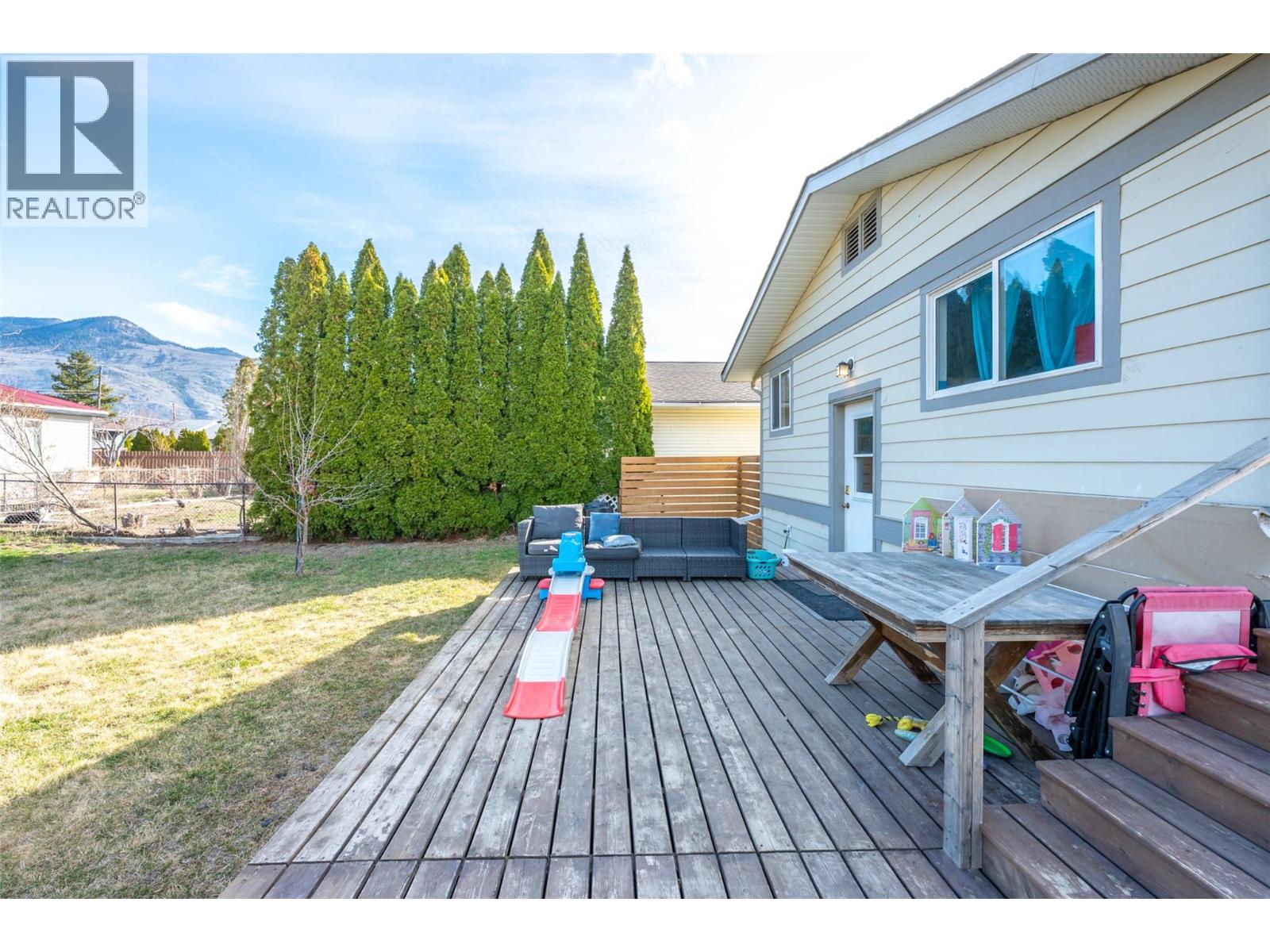 410 10th Avenue, Keremeos, British Columbia  V0X 1N3 - Photo 38 - 10381480