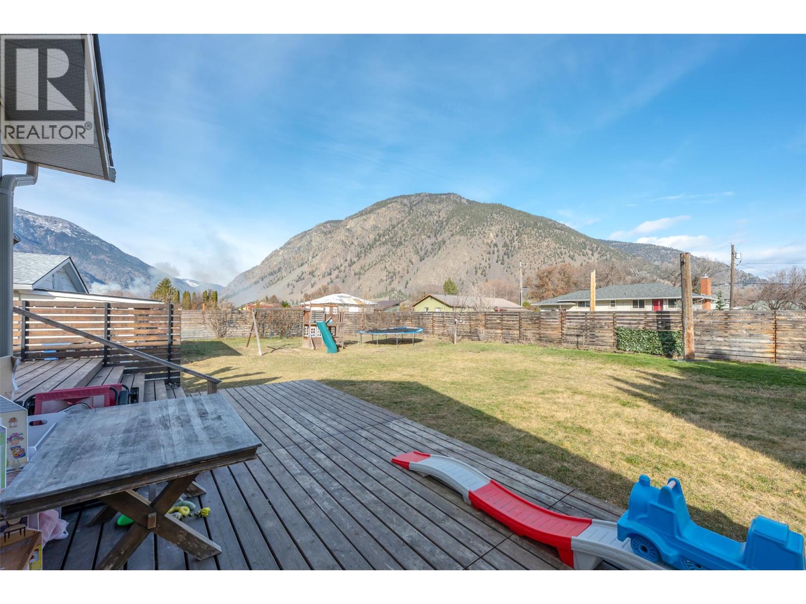 410 10th Avenue, Keremeos, British Columbia  V0X 1N3 - Photo 39 - 10381480