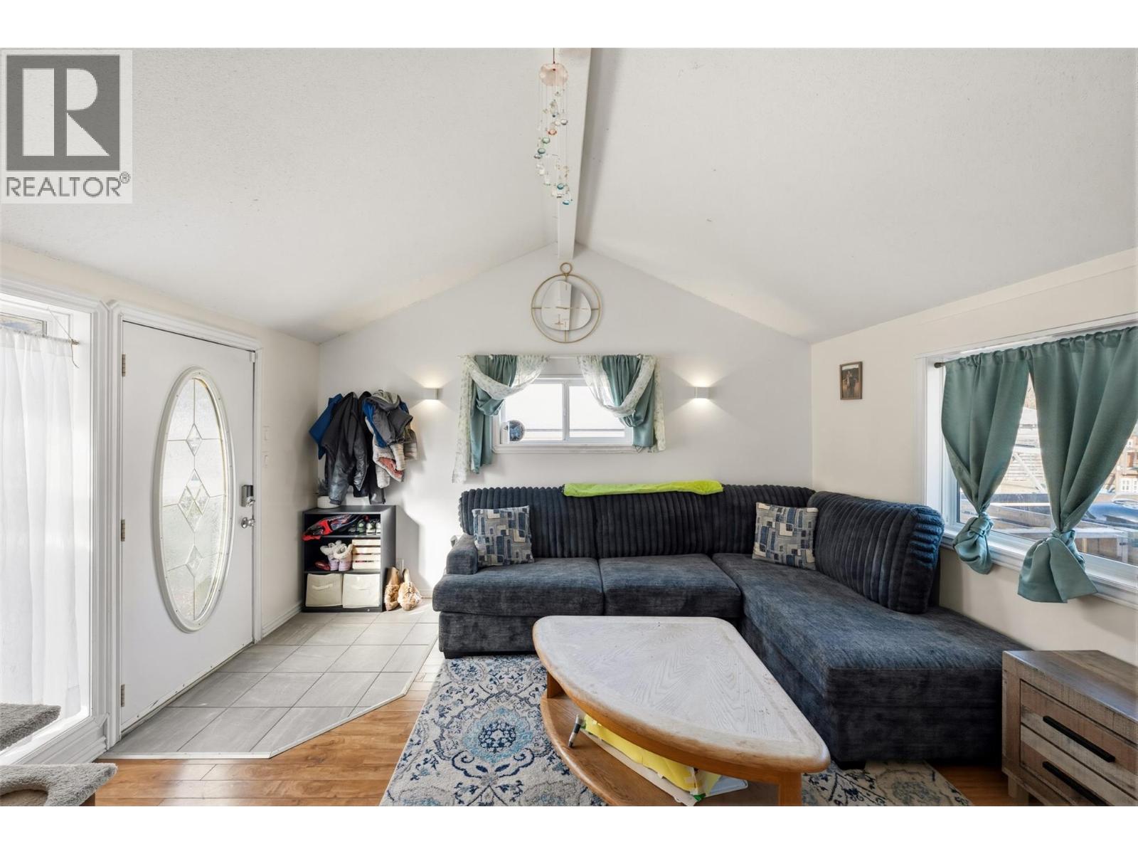 410 10th Avenue, Keremeos, British Columbia  V0X 1N3 - Photo 4 - 10381480