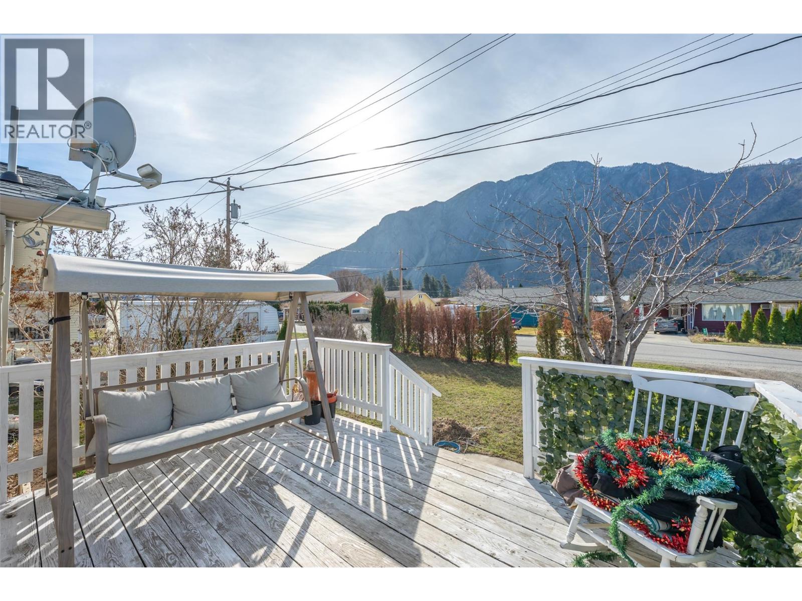 410 10th Avenue, Keremeos, British Columbia  V0X 1N3 - Photo 52 - 10381480
