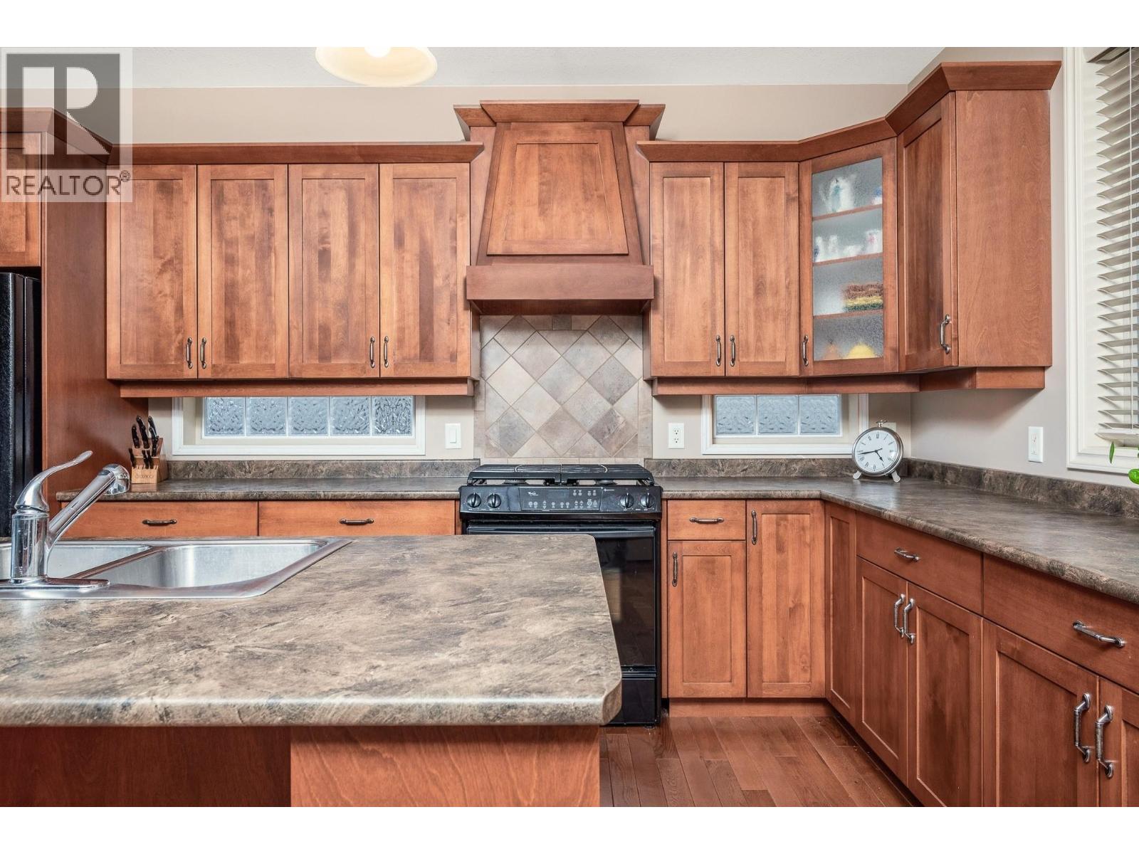 1060 17 Street Se, Salmon Arm, British Columbia  V1E 0A4 - Photo 6 - 10381245