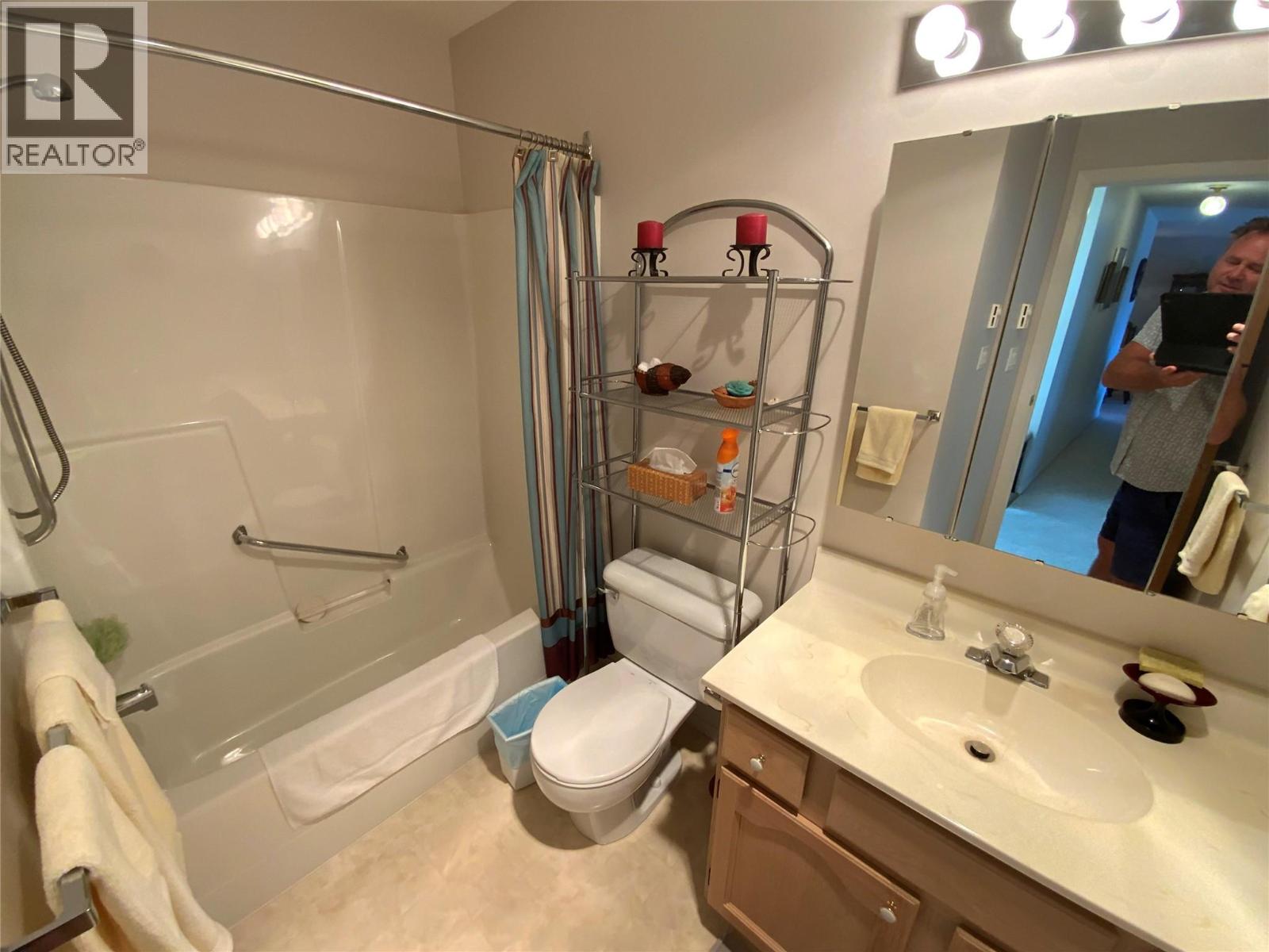 195 Warren Avenue Unit# 407, Penticton, British Columbia  V2A 3N1 - Photo 11 - 10381729