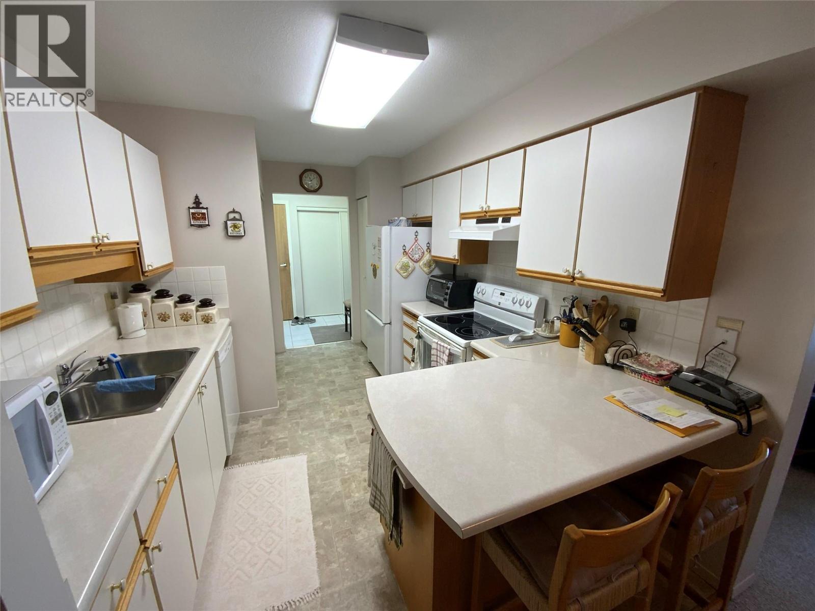 195 Warren Avenue Unit# 407, Penticton, British Columbia  V2A 3N1 - Photo 5 - 10381729