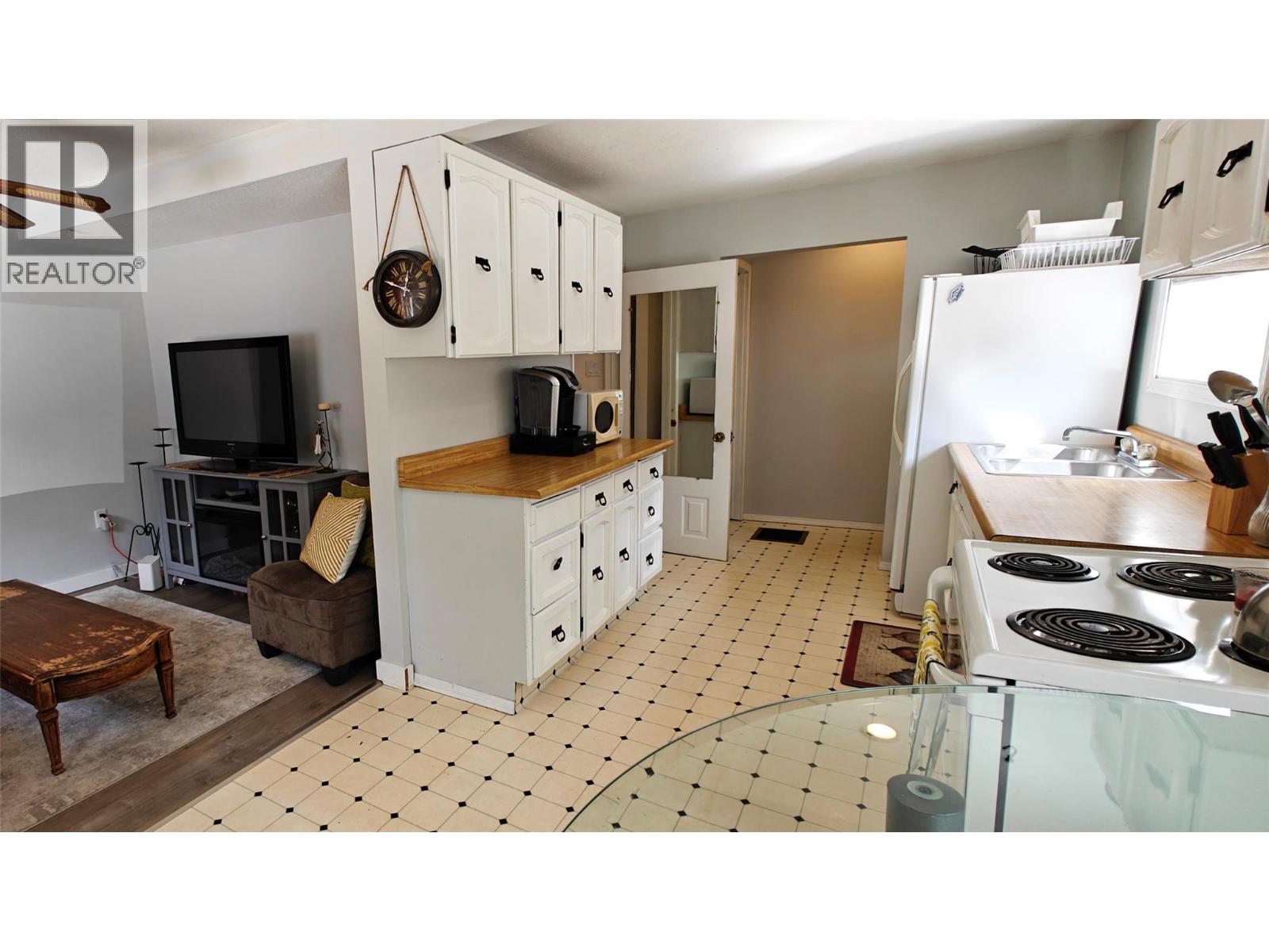 521 Turner Street, Warfield, British Columbia  V1R 2P6 - Photo 12 - 10376450