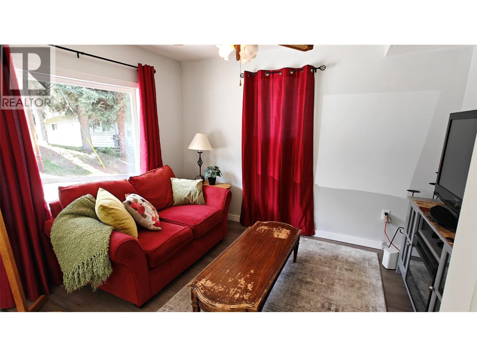 521 Turner Street, Warfield, British Columbia  V1R 2P6 - Photo 8 - 10376450