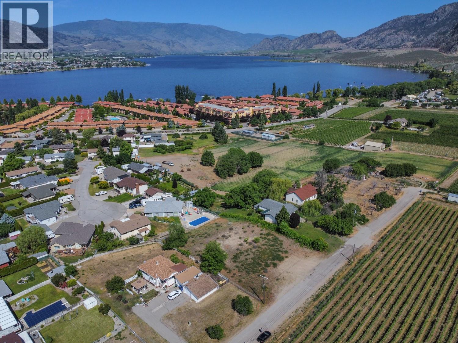 7010/7012 Tamarack Drive, Osoyoos, British Columbia  V0H 1V3 - Photo 2 - 10381425