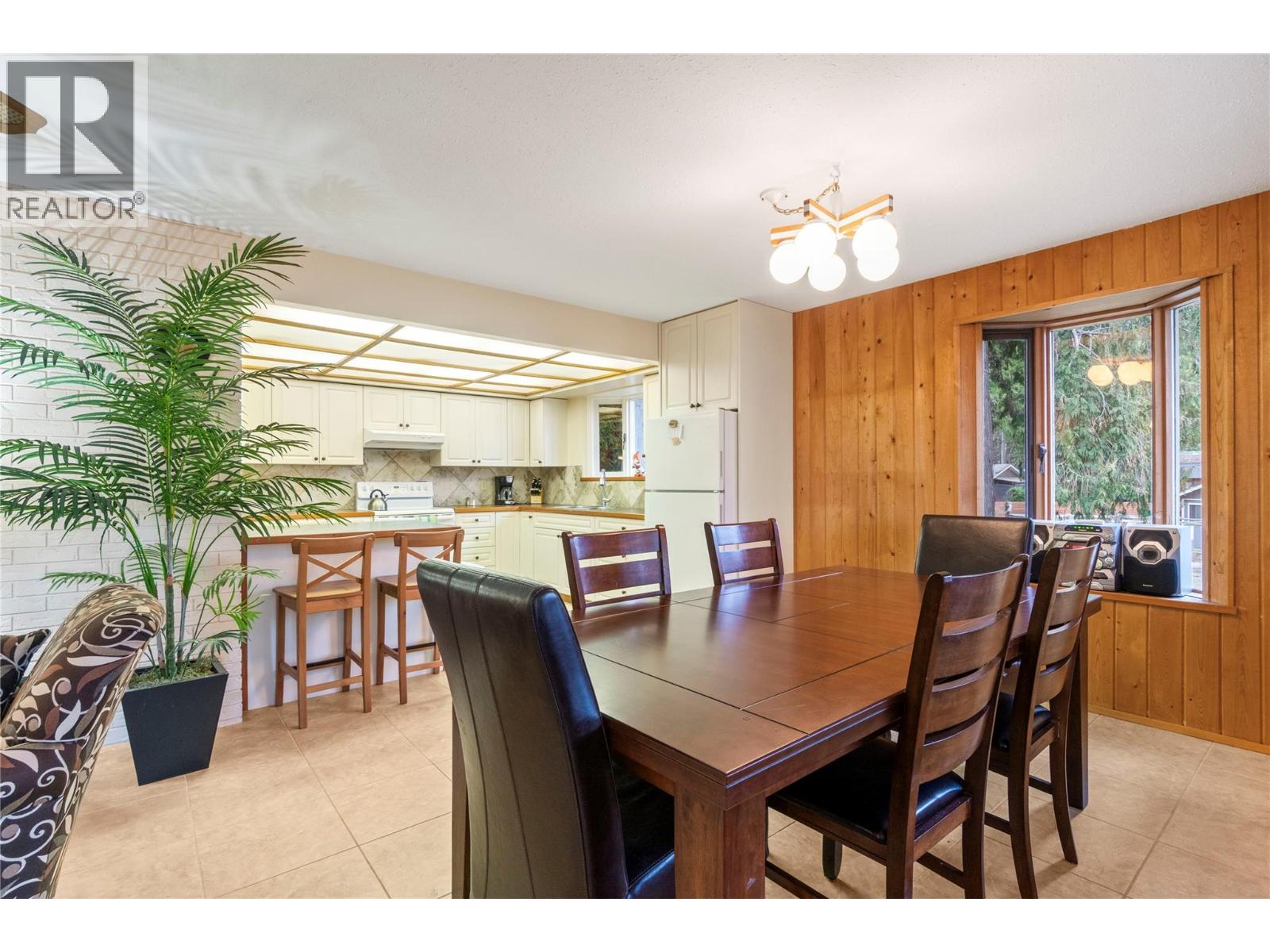 6807 Squilax - Anglemont Road, Magna Bay, British Columbia  V0E 1M7 - Photo 10 - 10381771