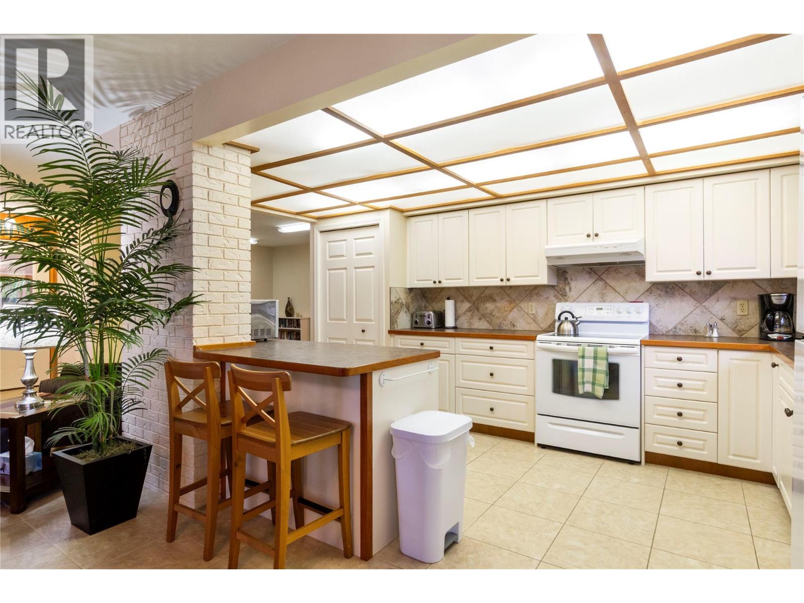 6807 Squilax - Anglemont Road, Magna Bay, British Columbia  V0E 1M7 - Photo 12 - 10381771