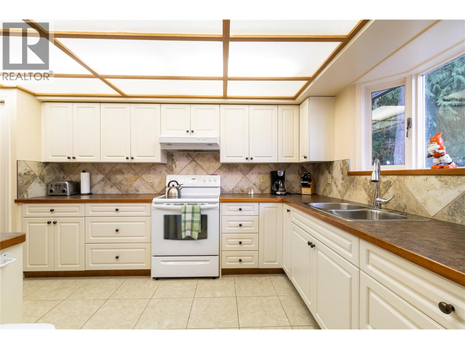 6807 Squilax - Anglemont Road, Magna Bay, British Columbia  V0E 1M7 - Photo 13 - 10381771