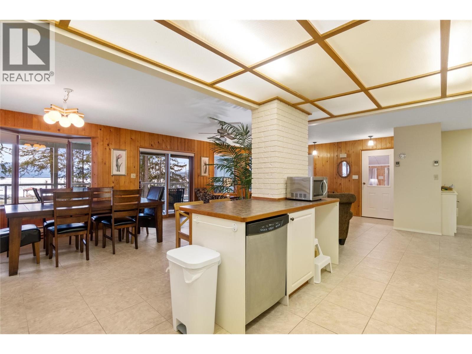 6807 Squilax - Anglemont Road, Magna Bay, British Columbia  V0E 1M7 - Photo 15 - 10381771