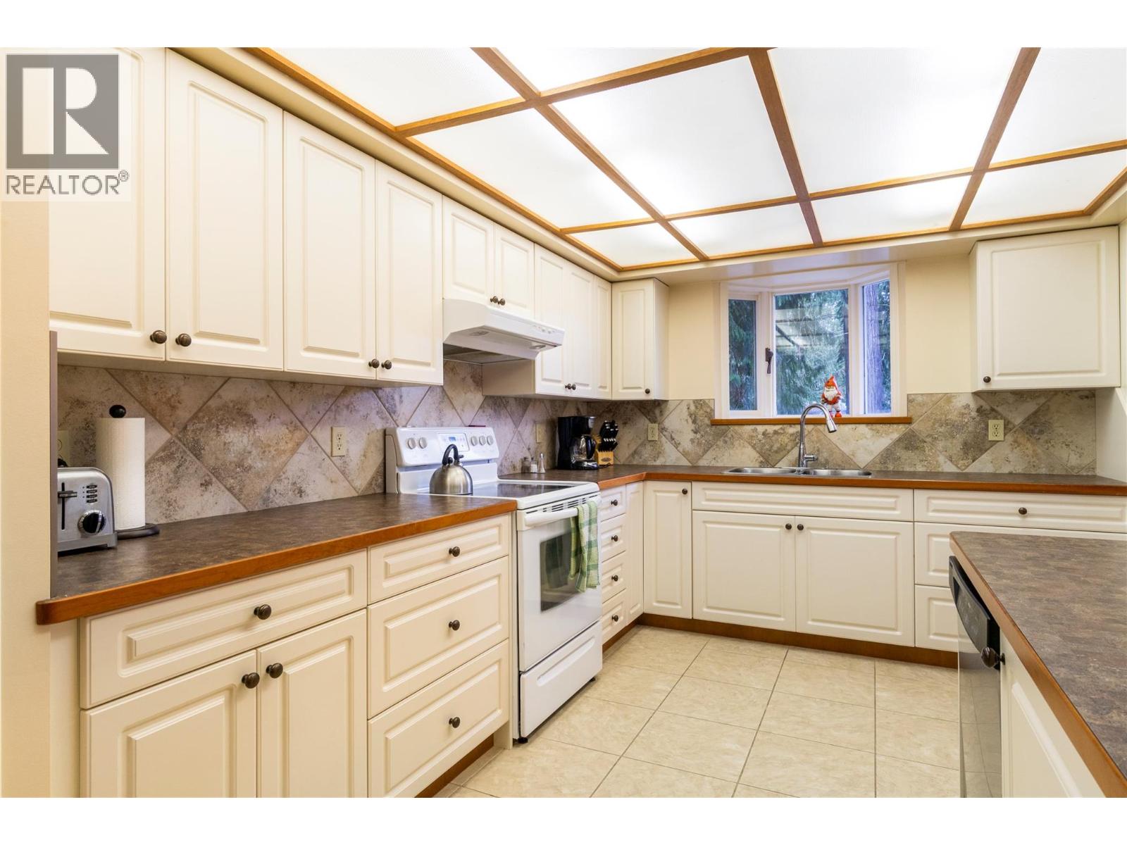 6807 Squilax - Anglemont Road, Magna Bay, British Columbia  V0E 1M7 - Photo 16 - 10381771