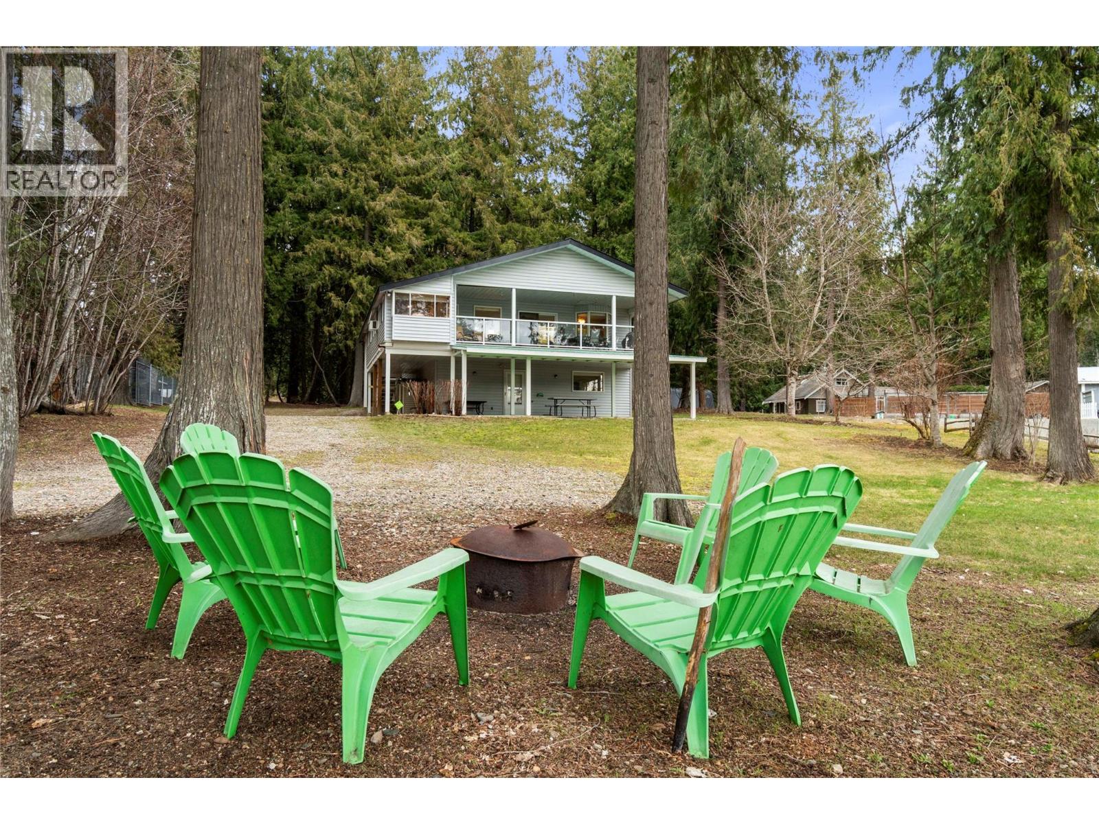 6807 Squilax - Anglemont Road, Magna Bay, British Columbia  V0E 1M7 - Photo 2 - 10381771