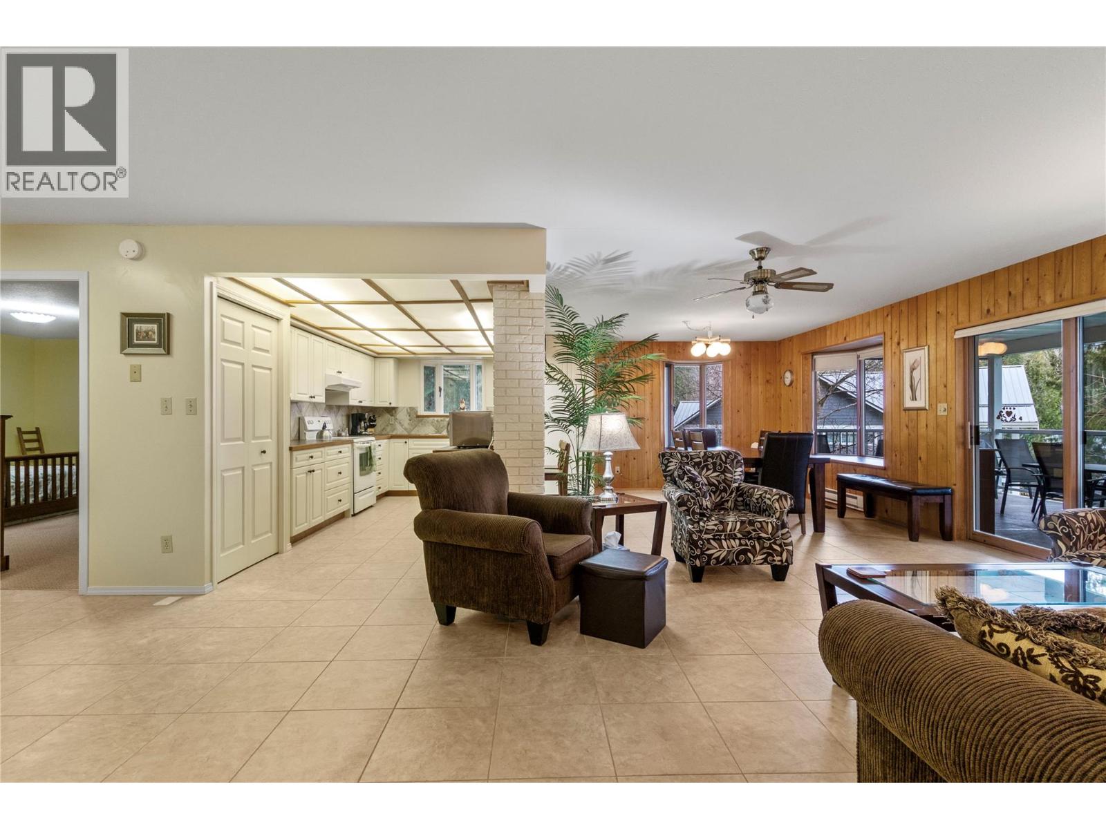 6807 Squilax - Anglemont Road, Magna Bay, British Columbia  V0E 1M7 - Photo 6 - 10381771