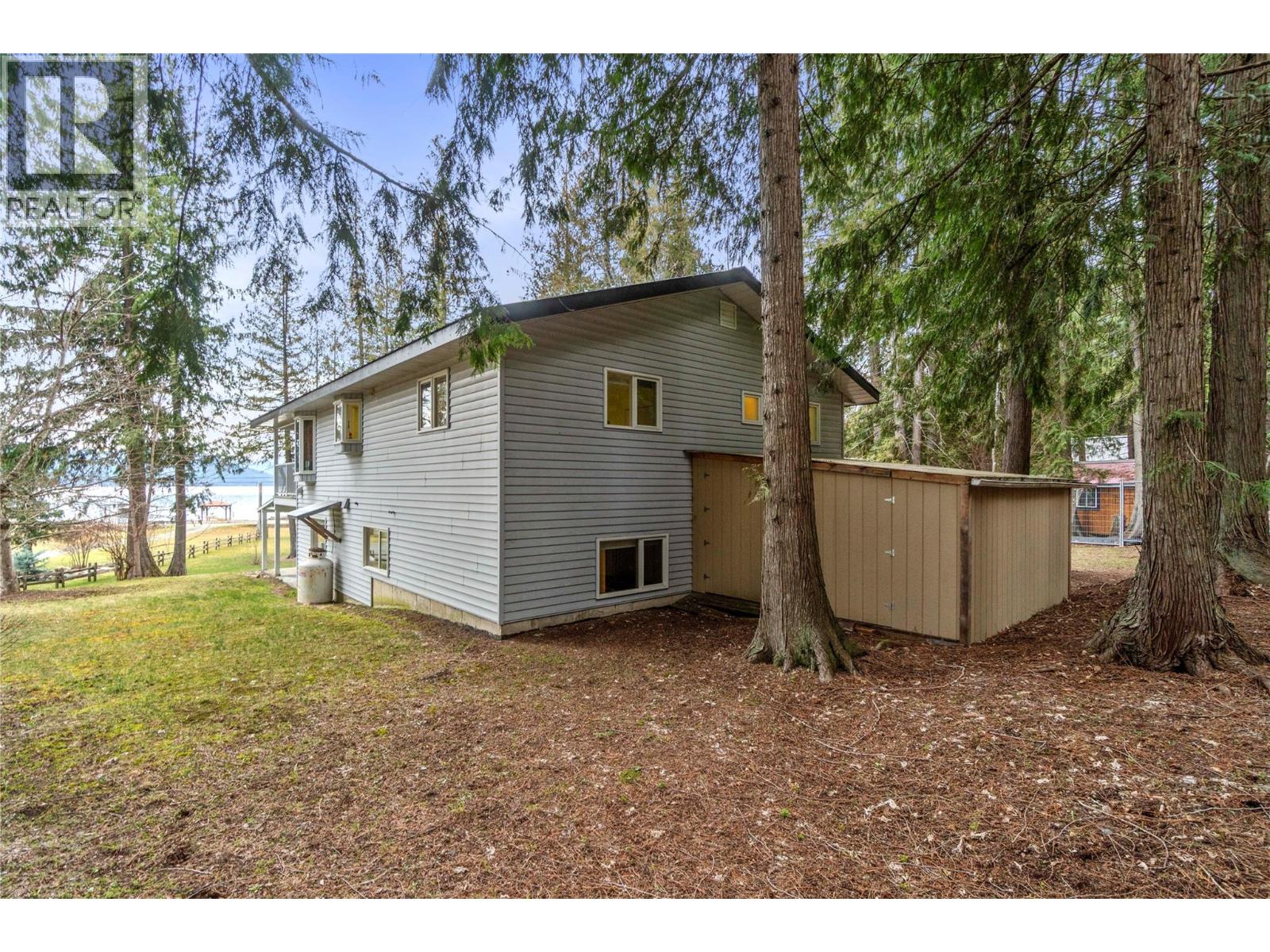 6807 Squilax - Anglemont Road, Magna Bay, British Columbia  V0E 1M7 - Photo 61 - 10381771