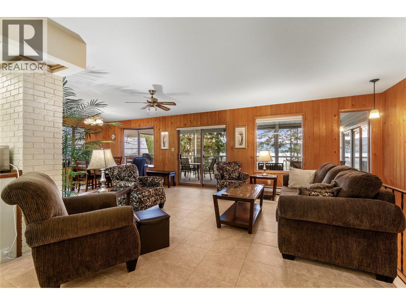 6807 Squilax - Anglemont Road, Magna Bay, British Columbia  V0E 1M7 - Photo 7 - 10381771