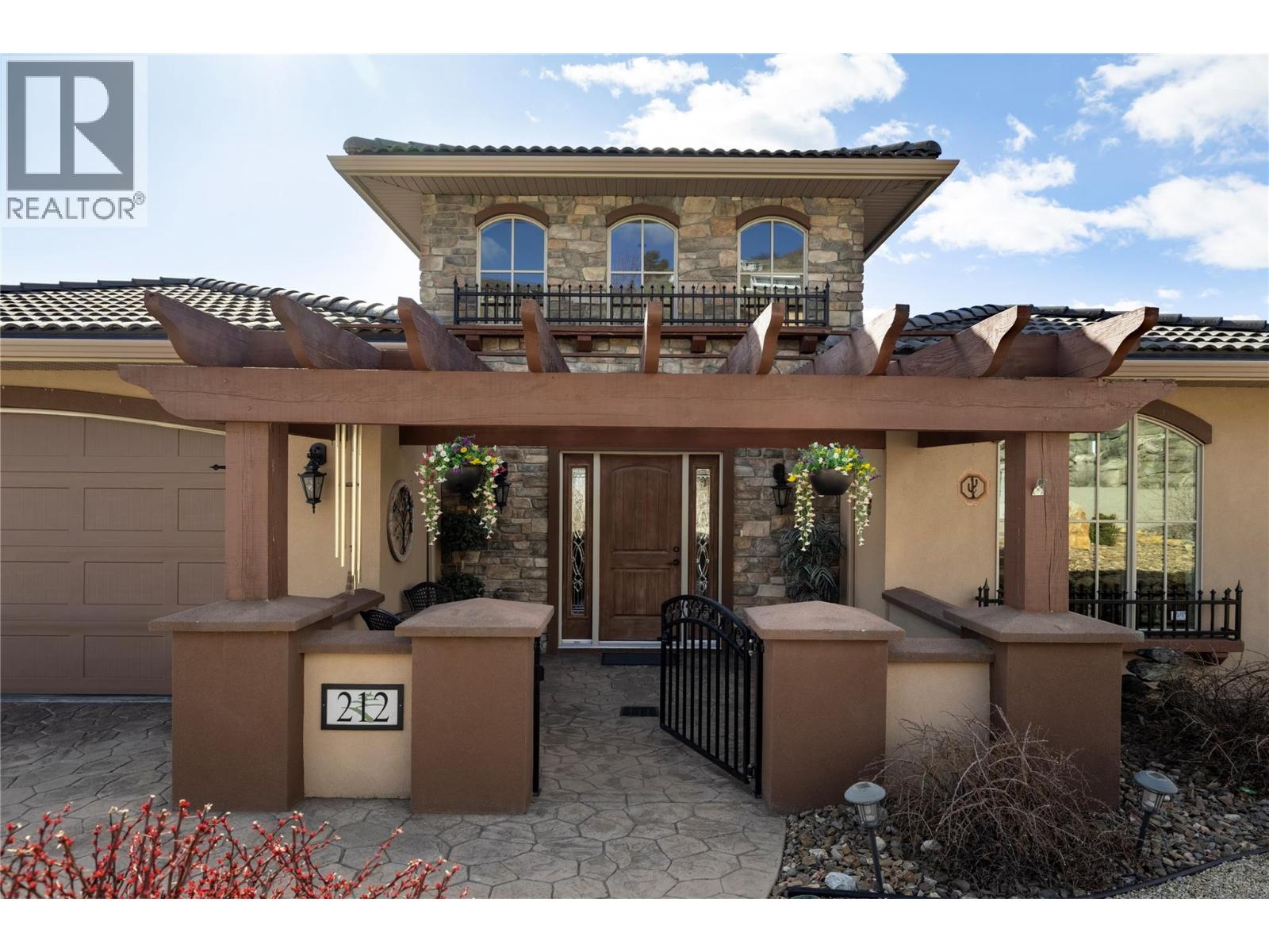 212 Harvest Court, Vernon, British Columbia  V1H 1Z8 - Photo 5 - 10381114