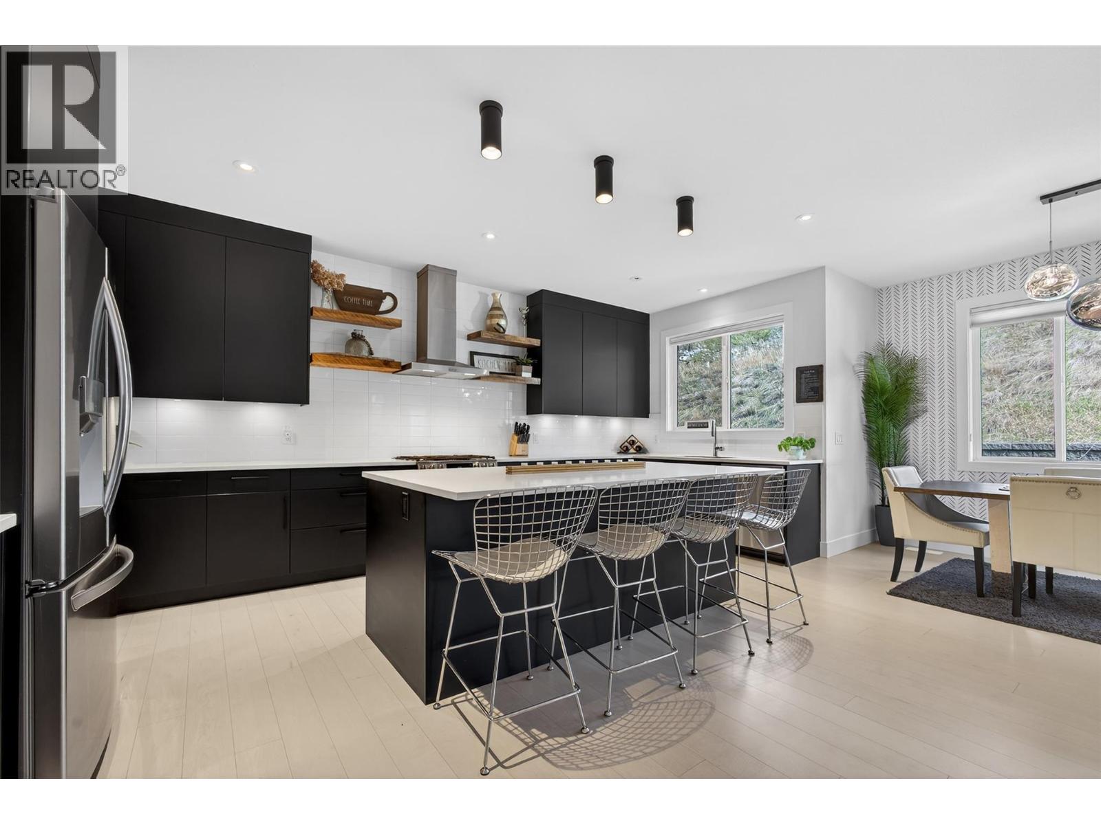 2008 Begbie Road, Kelowna, British Columbia  V1V 2X3 - Photo 4 - 10380611