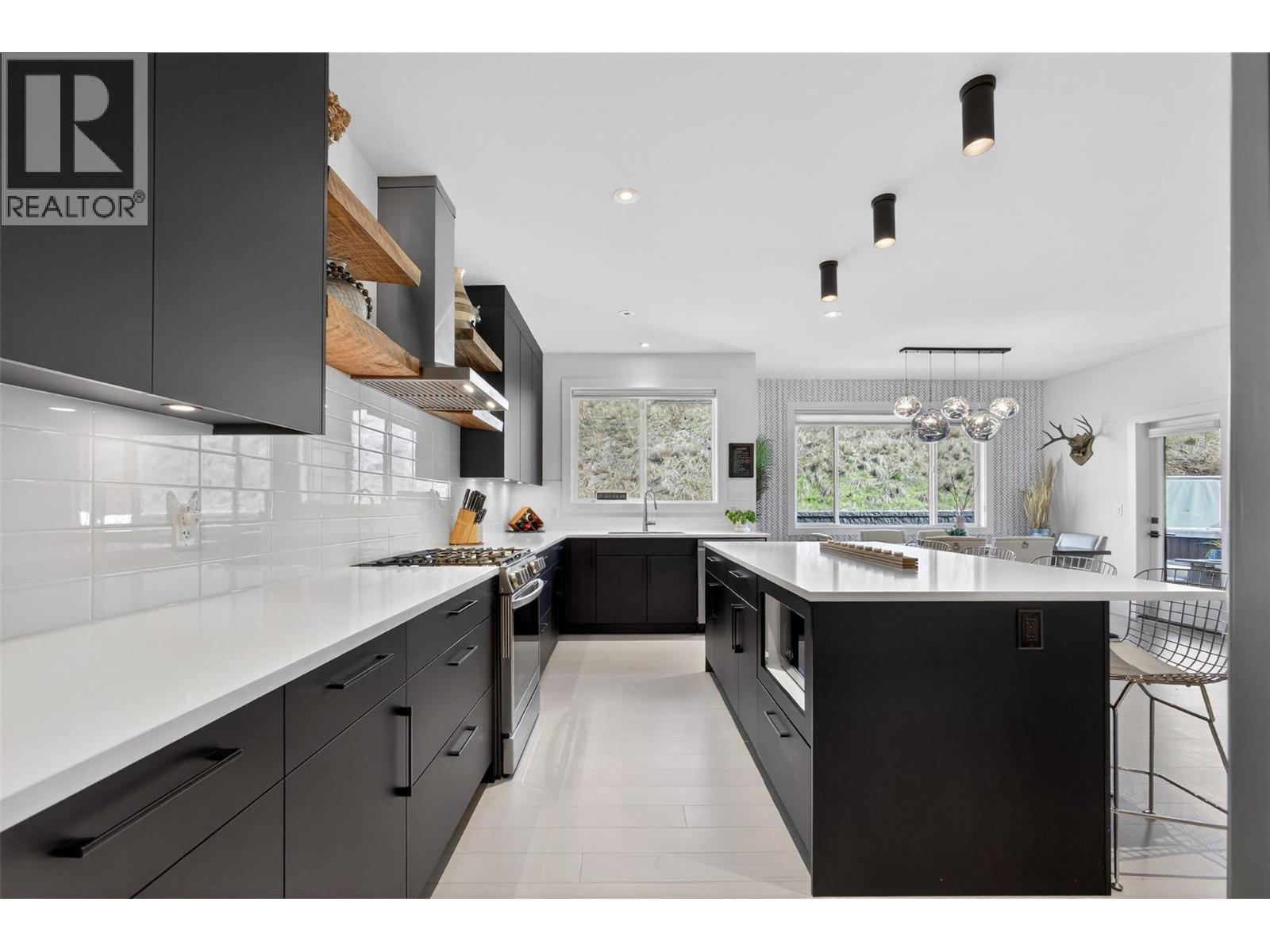 2008 Begbie Road, Kelowna, British Columbia  V1V 2X3 - Photo 5 - 10380611