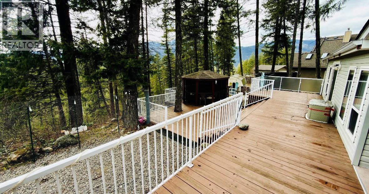 7743 Mcrae Road, Christina Lake, British Columbia  V0H 1E0 - Photo 12 - 10381785