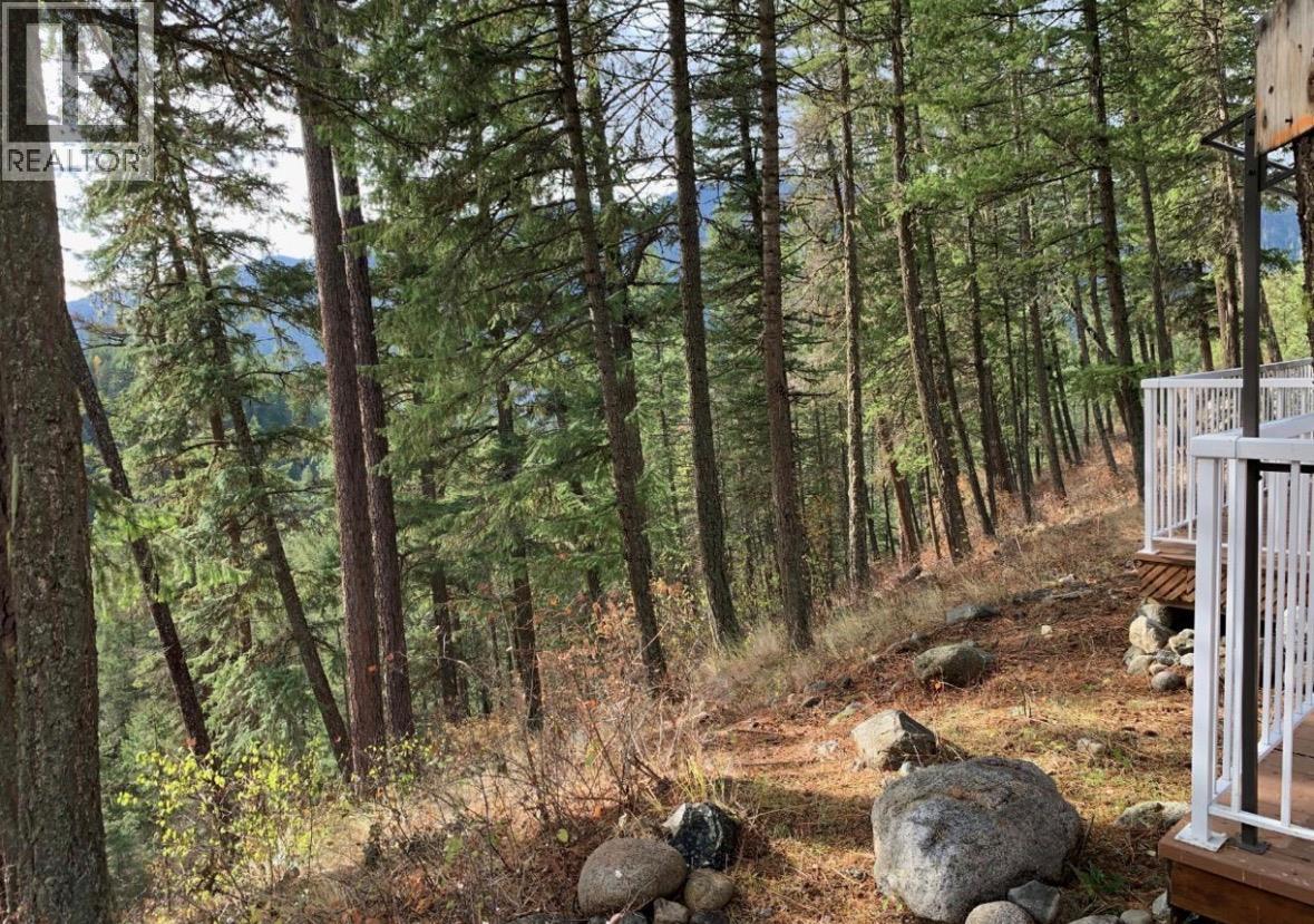 7743 Mcrae Road, Christina Lake, British Columbia  V0H 1E0 - Photo 13 - 10381785